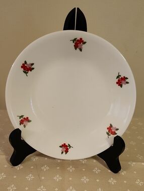 Corelle Vintage "Red Floral" Pattern Dessert/Bread Plates